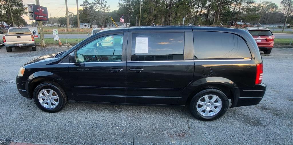 2010 Chrysler Town & Country - $5,995