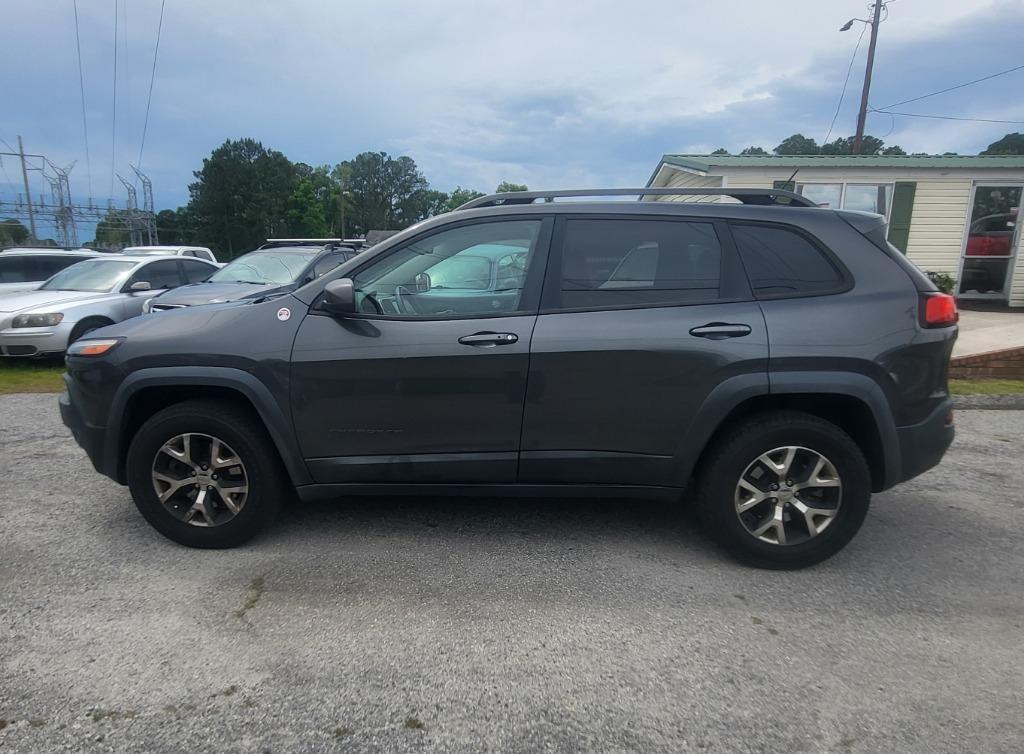2015 Jeep Cherokee - $10,495