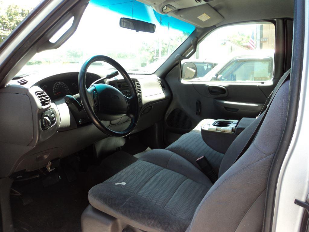2002 Ford F-150 XL photo
