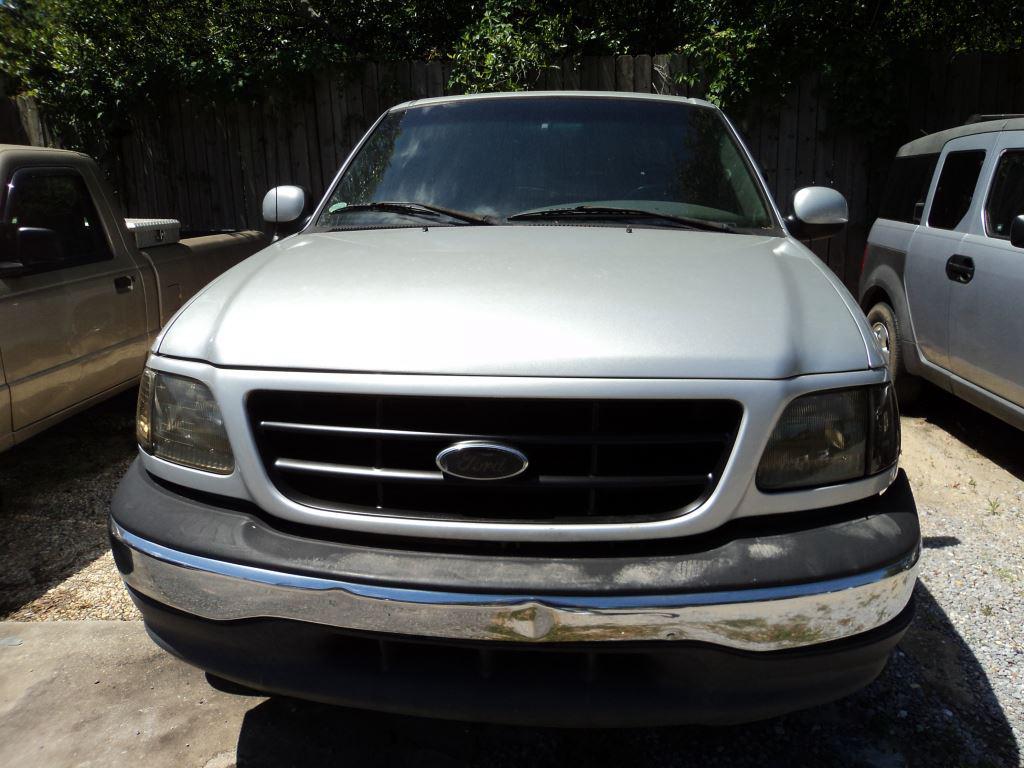 2002 Ford F-150 XL photo