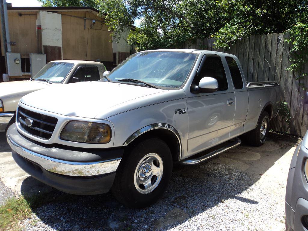 2002 Ford F-150 XL photo