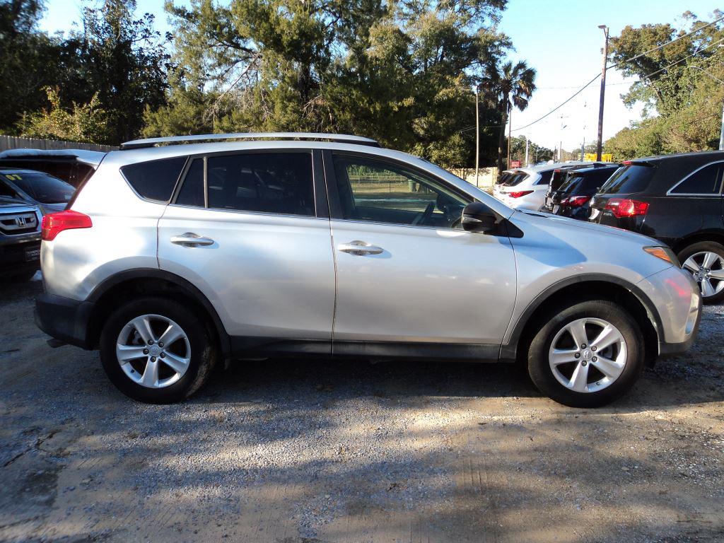 2013 Toyota RAV4 XLE photo