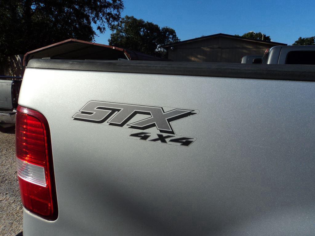 2005 Ford F-150 XL photo