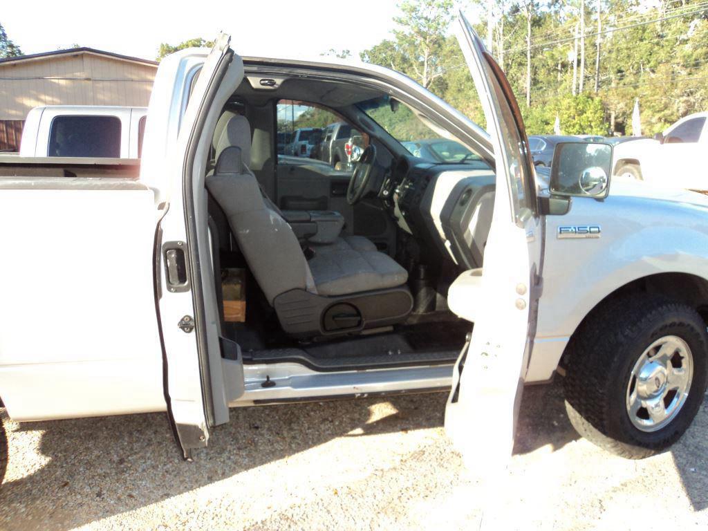 2005 Ford F-150 XL photo