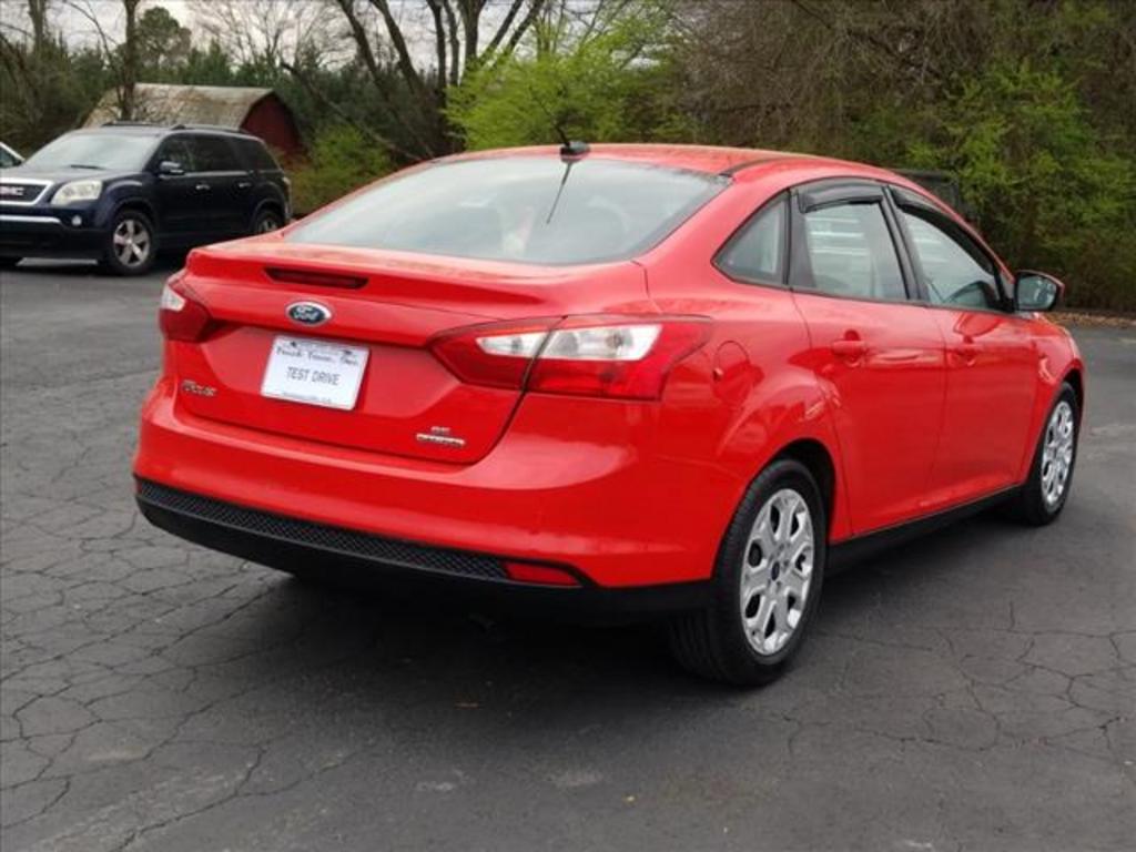 2012 Ford Focus SE photo