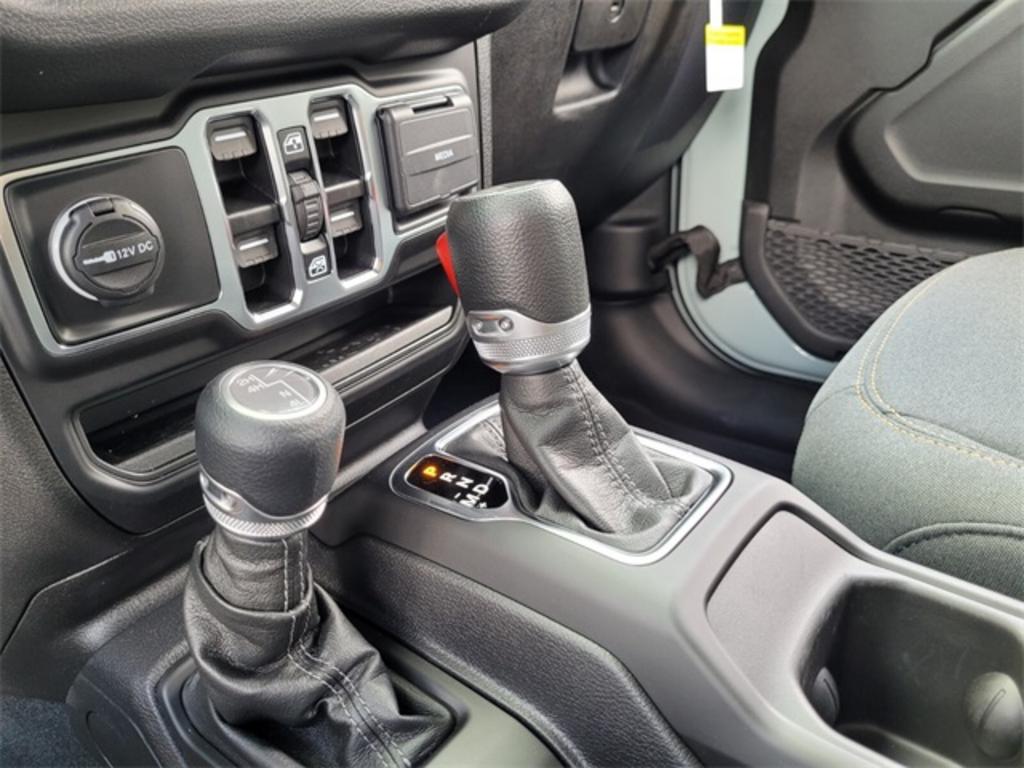 2024 Jeep Wrangler Sport photo