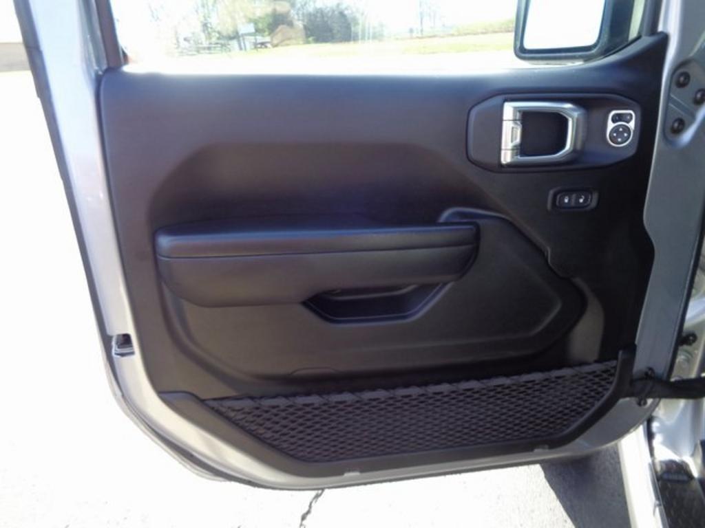 2014 Jeep Cherokee - $15,000
