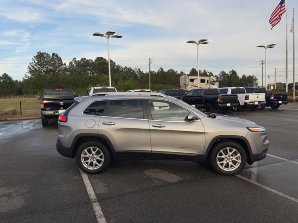 2014 Jeep Cherokee - $15,000