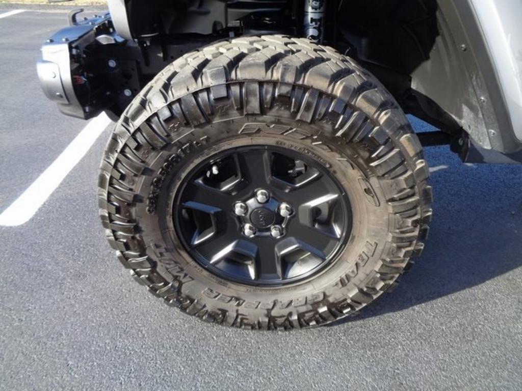 2014 Jeep Cherokee - $15,000