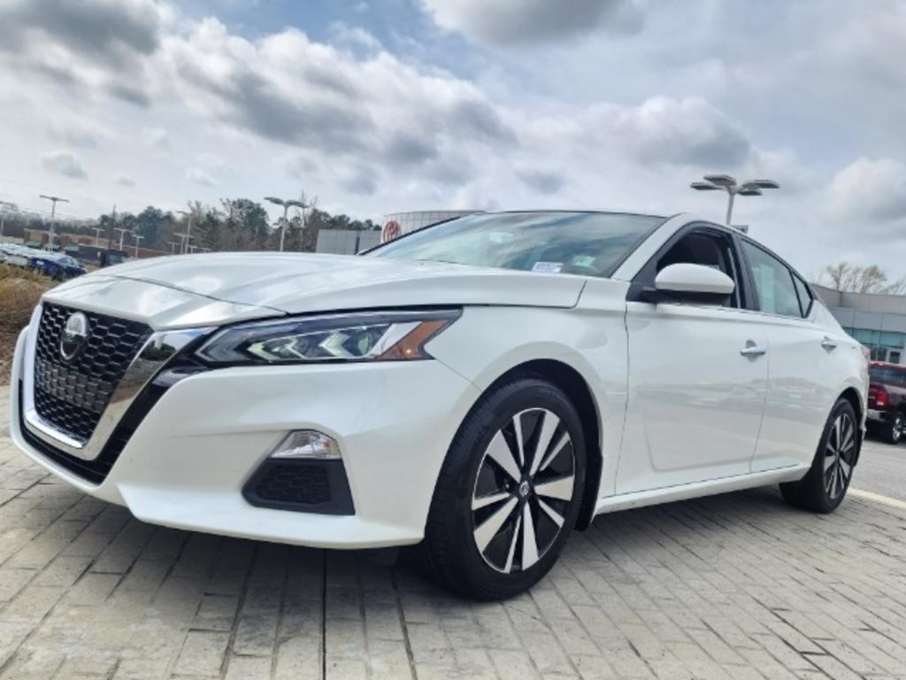 2022 Nissan Altima - $25,000
