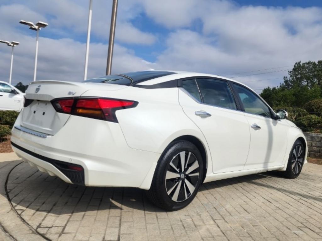 2022 Nissan Altima - $25,000
