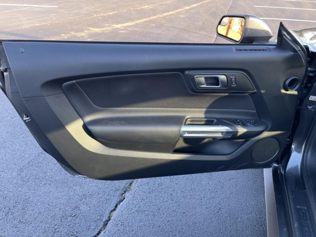 2020 Ford Mustang - $26,500