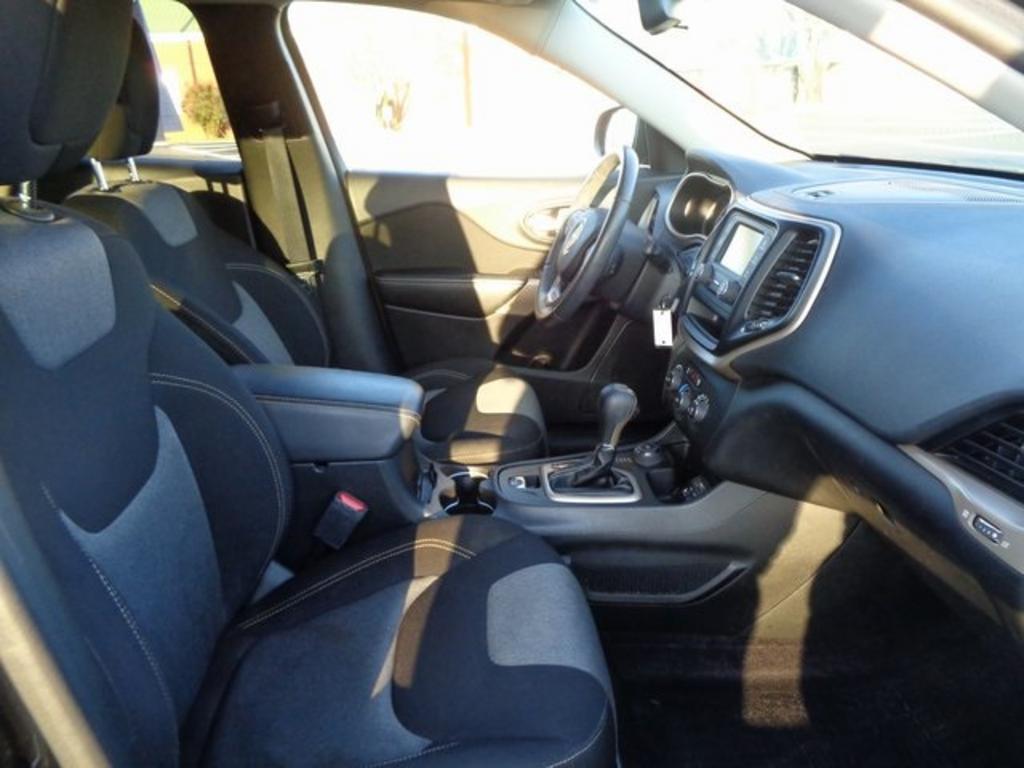 2018 Jeep Cherokee - $18,000