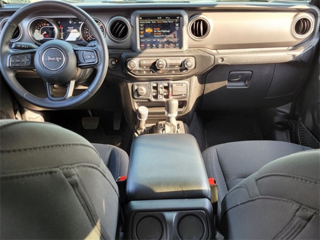 2022 Jeep Gladiator - $41,500