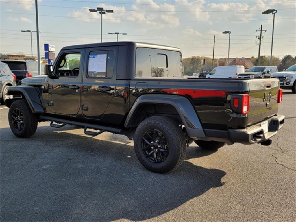 2022 Jeep Gladiator - $41,500