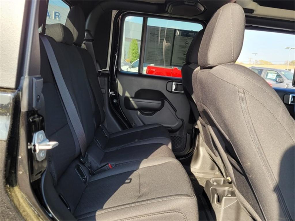 2022 Jeep Gladiator - $41,500