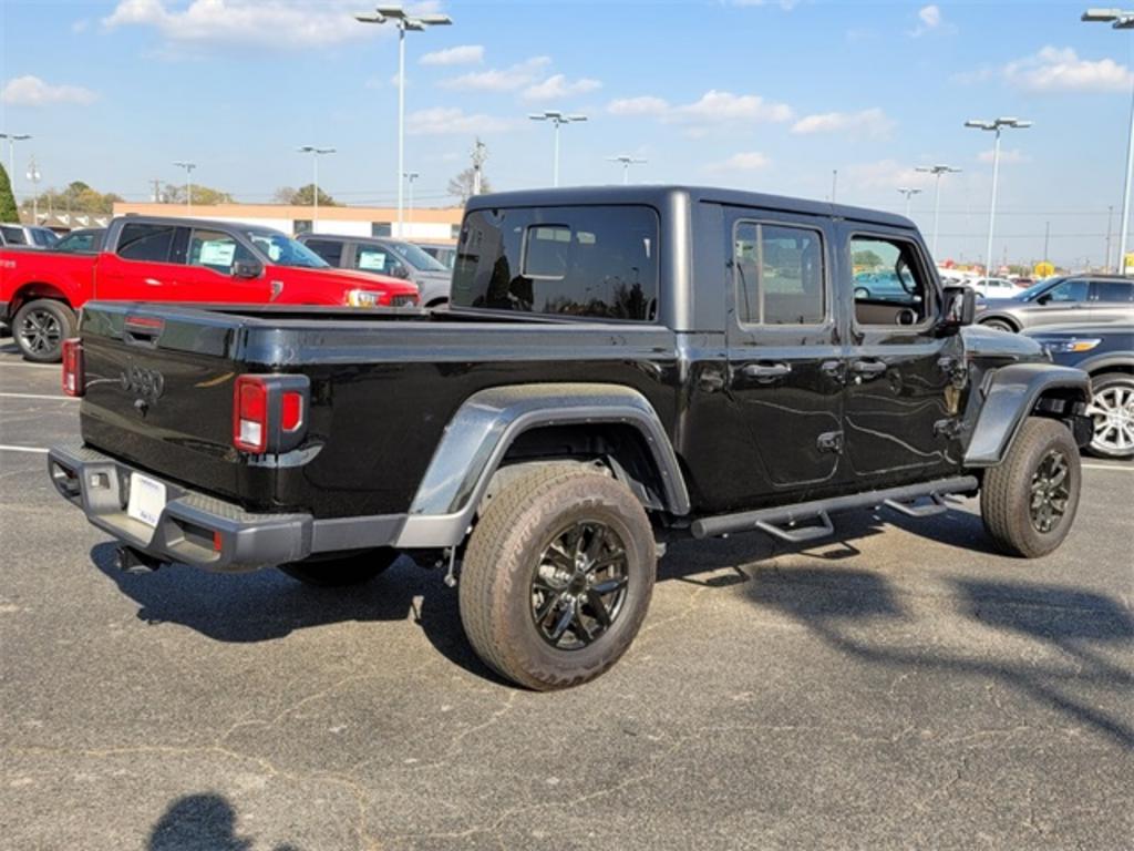 2022 Jeep Gladiator - $41,500