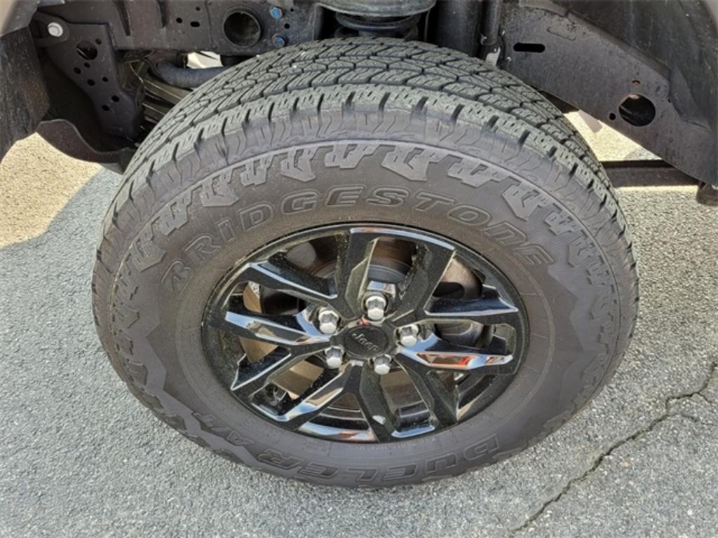 2022 Jeep Gladiator - $41,500
