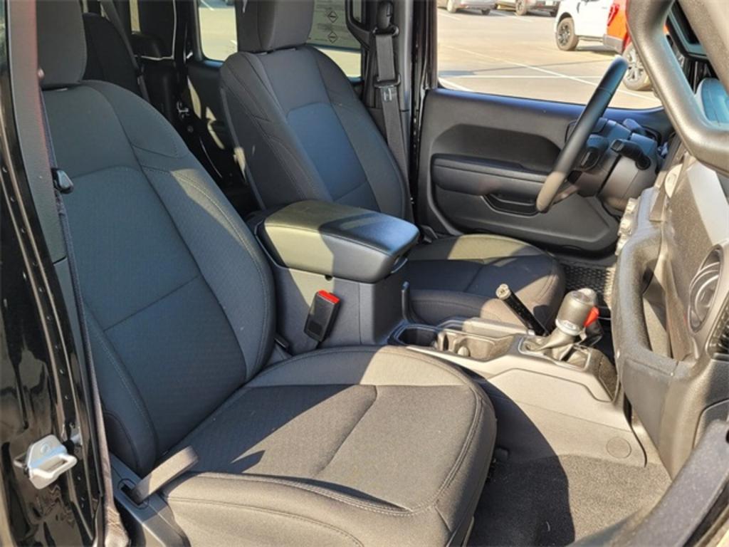 2022 Jeep Gladiator - $41,500