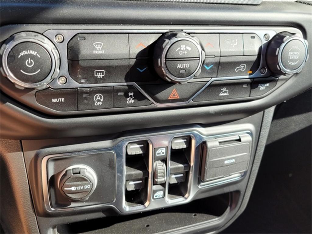 2022 Jeep Gladiator - $41,500