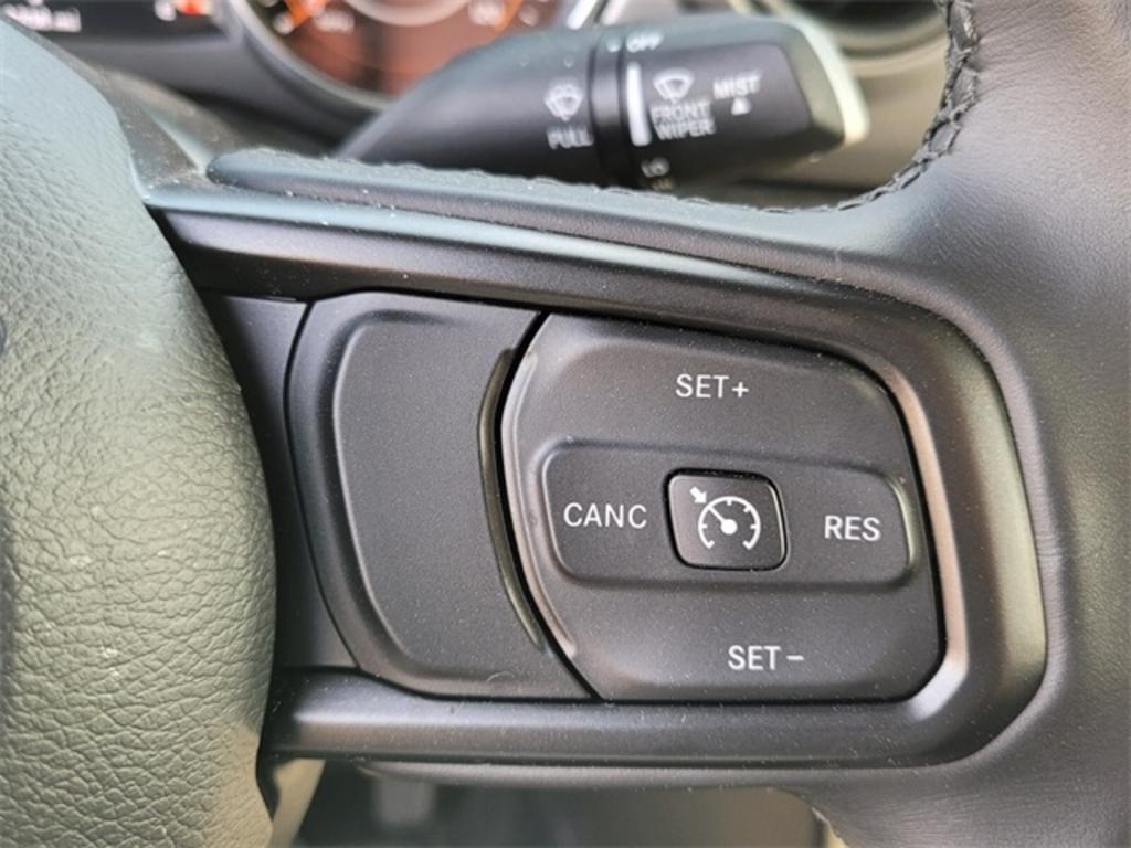 2022 Jeep Gladiator - $41,500