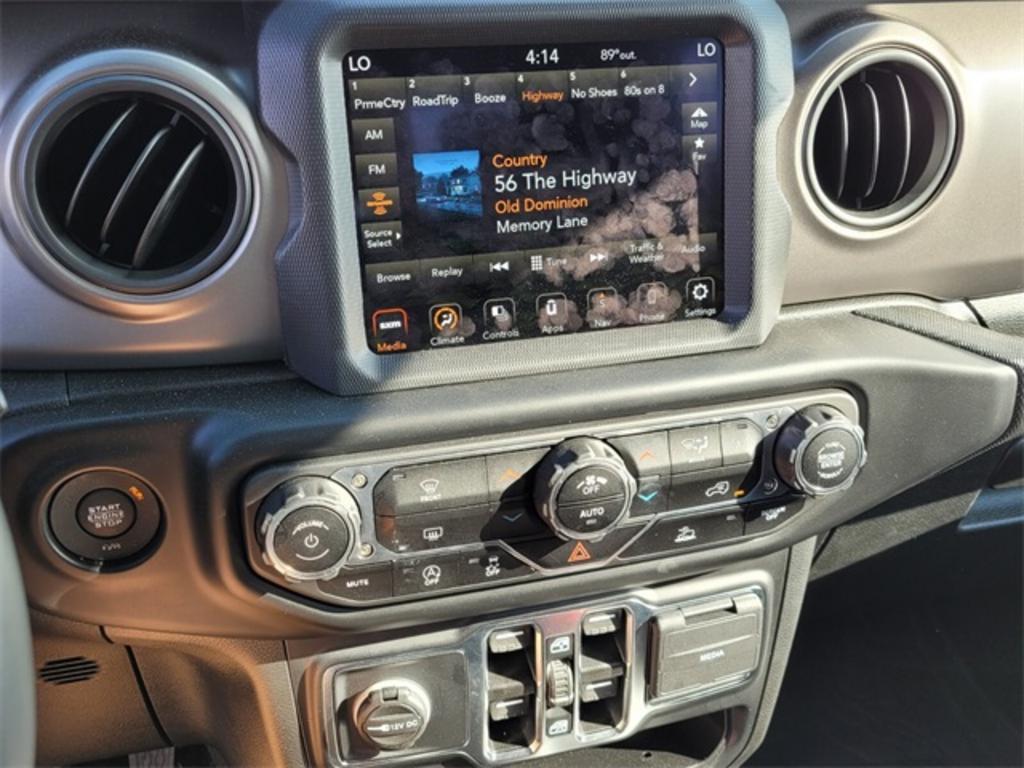 2022 Jeep Gladiator - $41,500