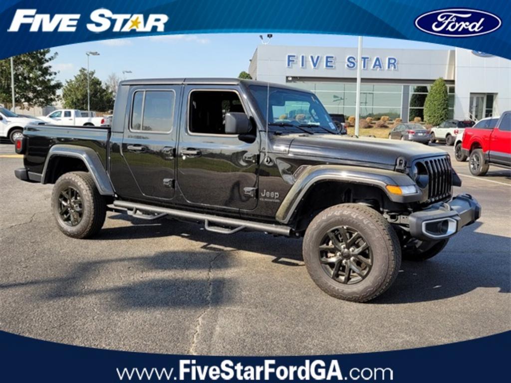 2022 Jeep Gladiator - $41,500