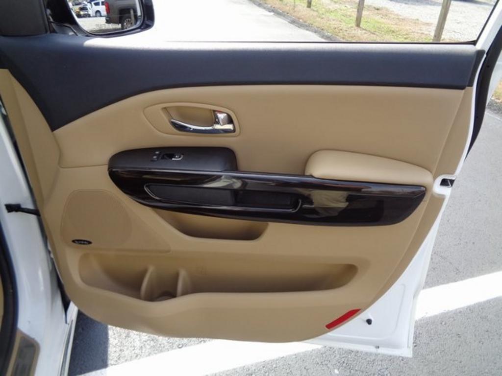 2017 Kia Sedona - $18,000