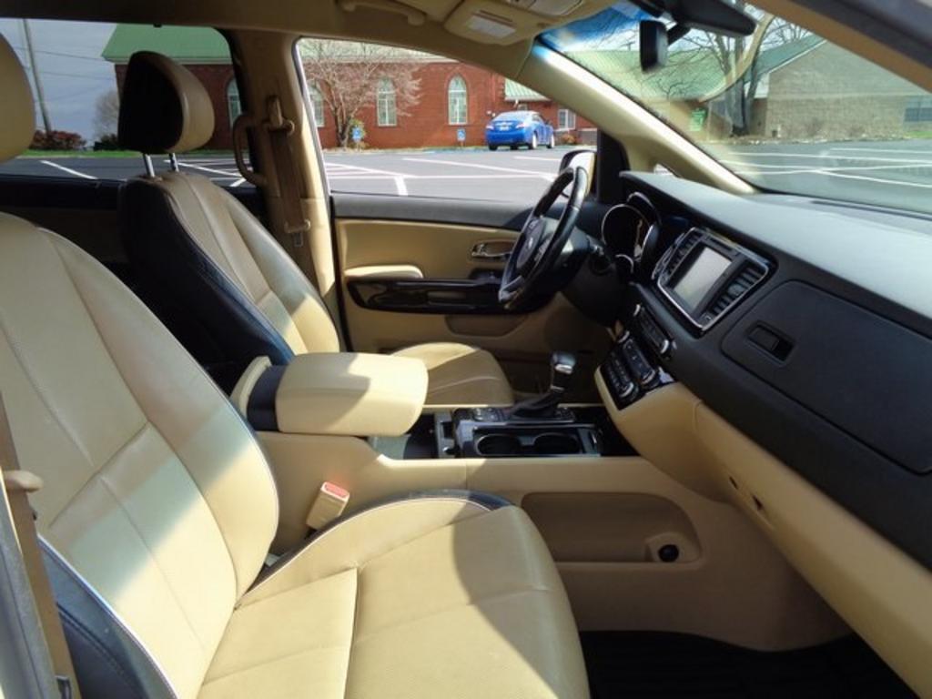 2017 Kia Sedona - $18,000