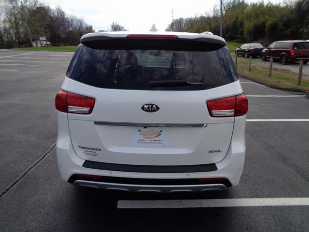 2017 Kia Sedona - $18,000
