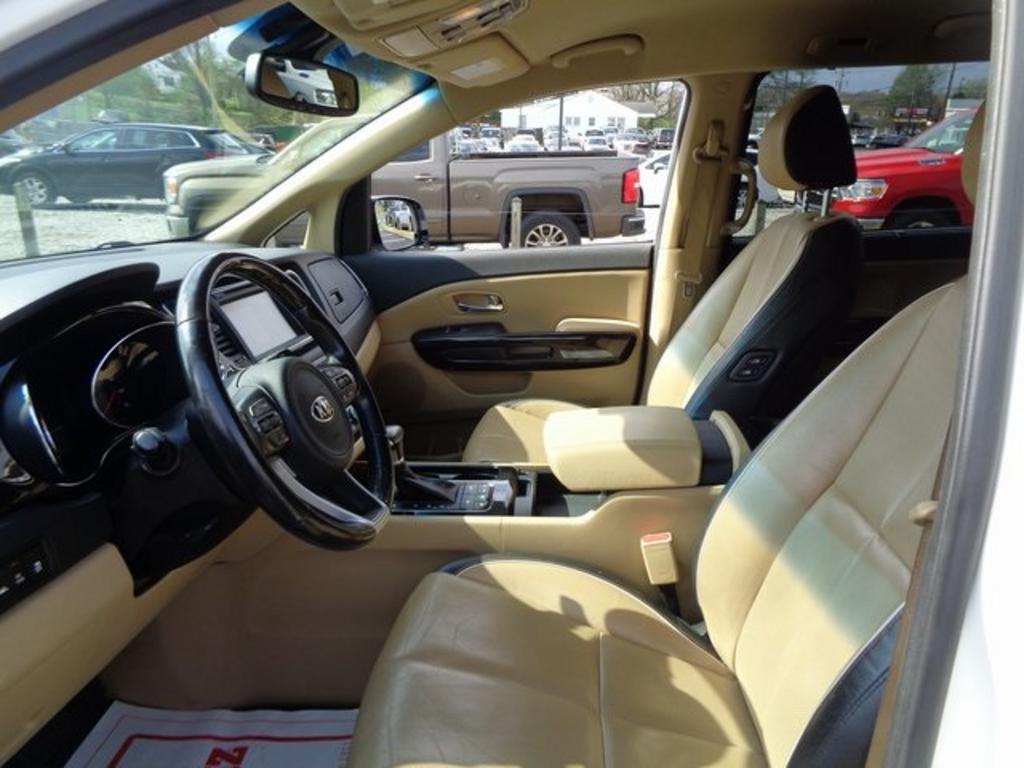 2017 Kia Sedona - $18,000
