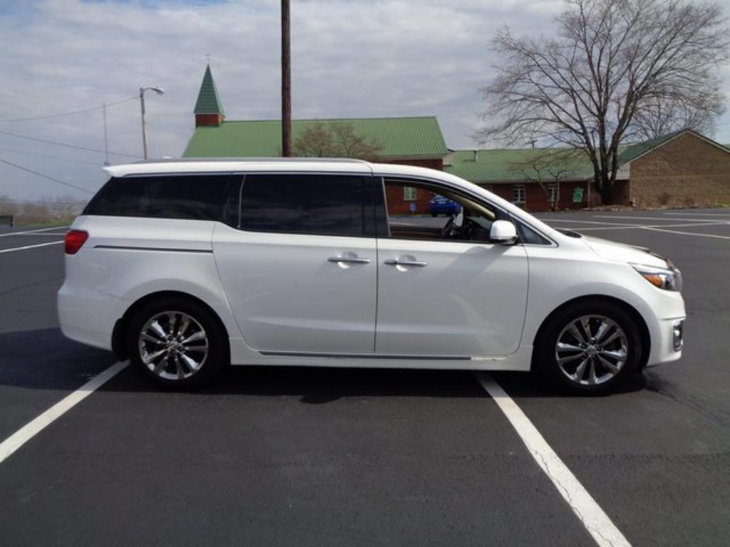 2017 Kia Sedona - $18,000