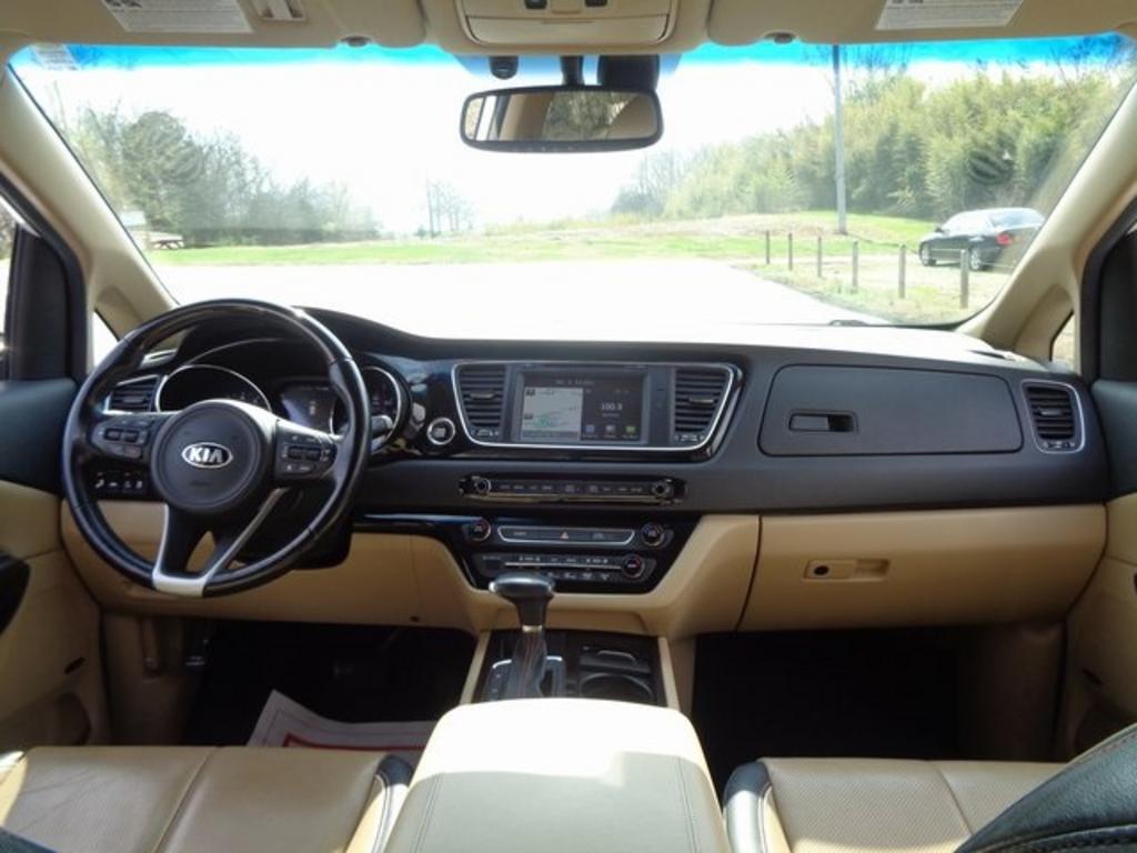 2017 Kia Sedona - $18,000