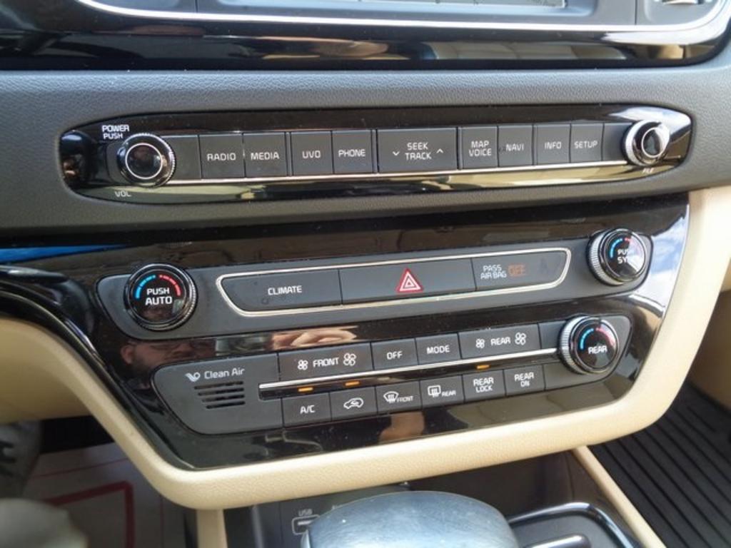 2017 Kia Sedona - $18,000