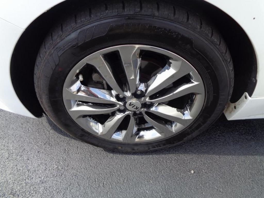 2017 Kia Sedona - $18,000