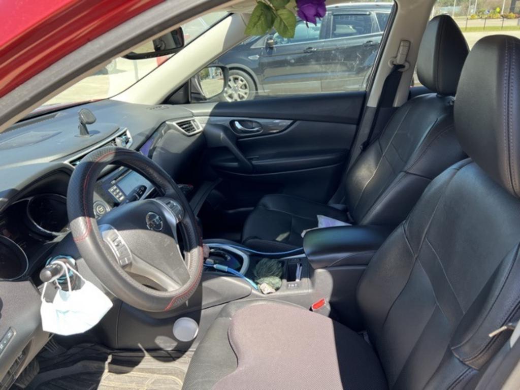 2016 Nissan Rogue - $18,500