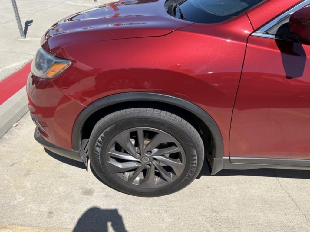 2016 Nissan Rogue - $18,500
