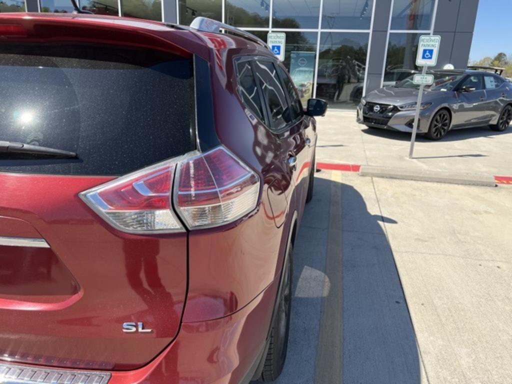 2016 Nissan Rogue - $18,500