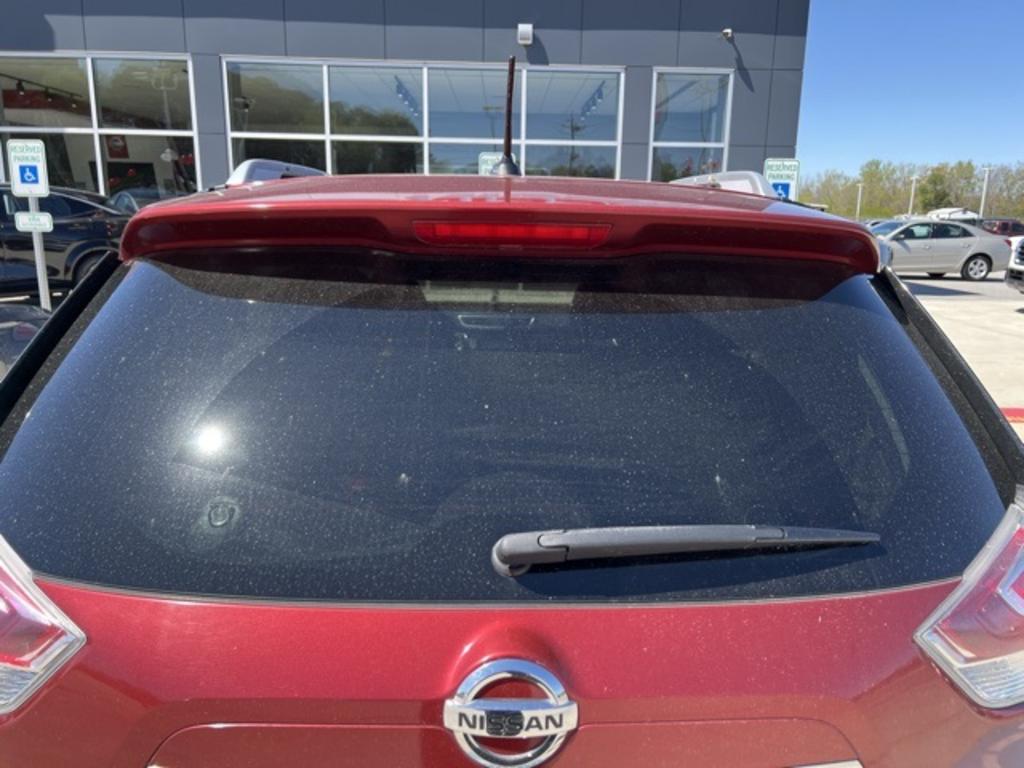 2016 Nissan Rogue - $18,500