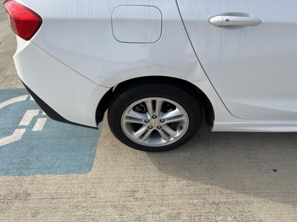 2018 Chevrolet Cruze - $14,000