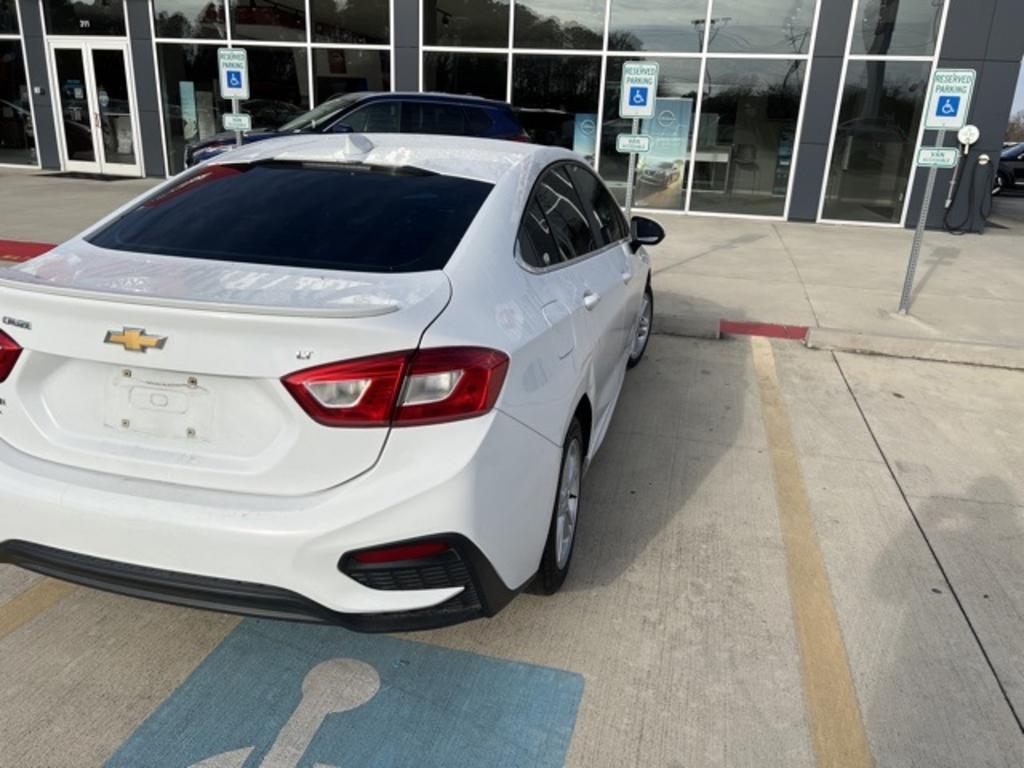 2018 Chevrolet Cruze - $14,000