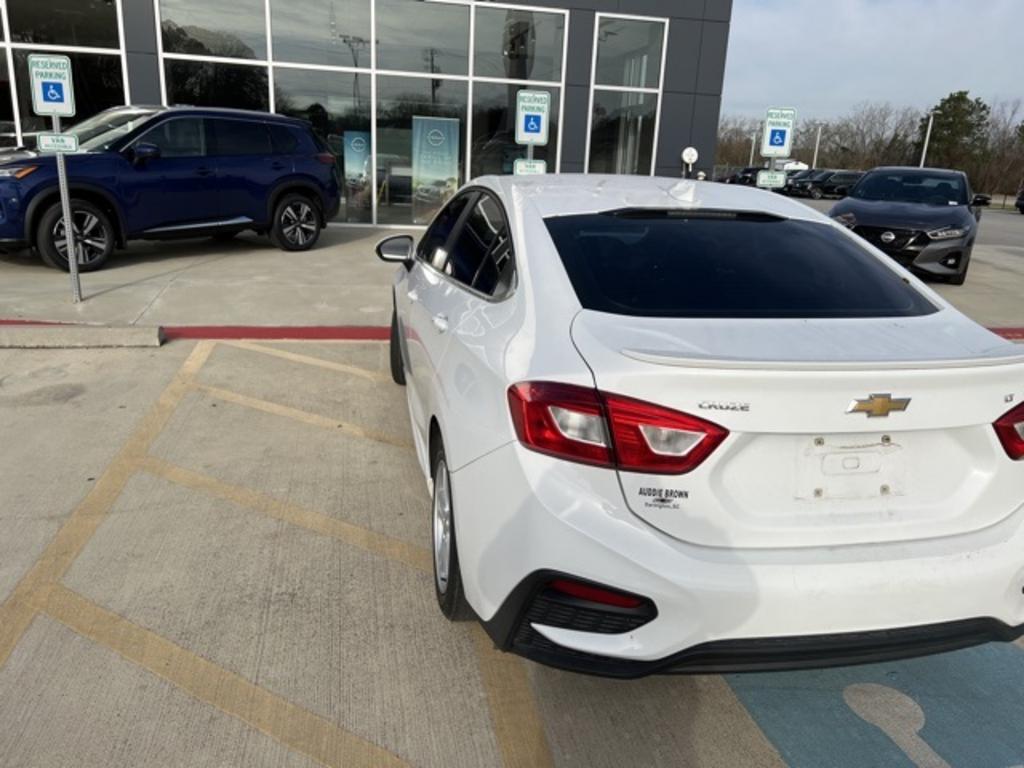 2018 Chevrolet Cruze - $14,000