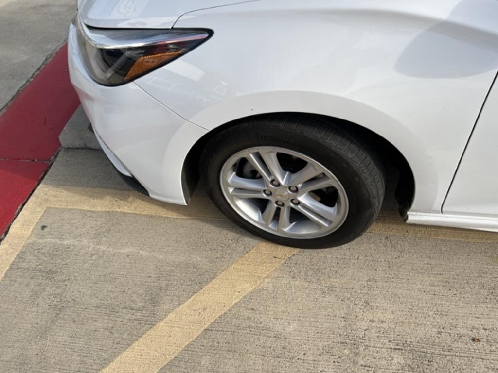 2018 Chevrolet Cruze - $14,000
