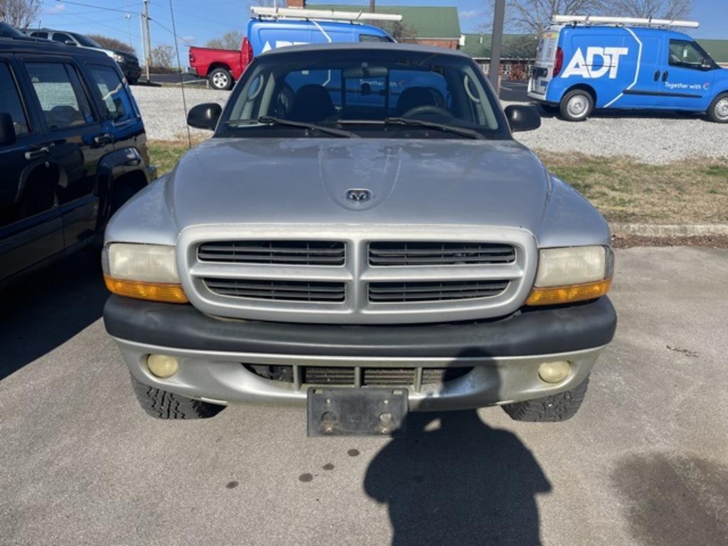 2001 Dodge Dakota - $8,500