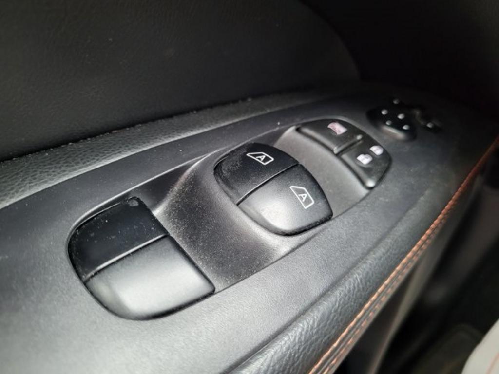 2019 Nissan Pathfinder - $25,500