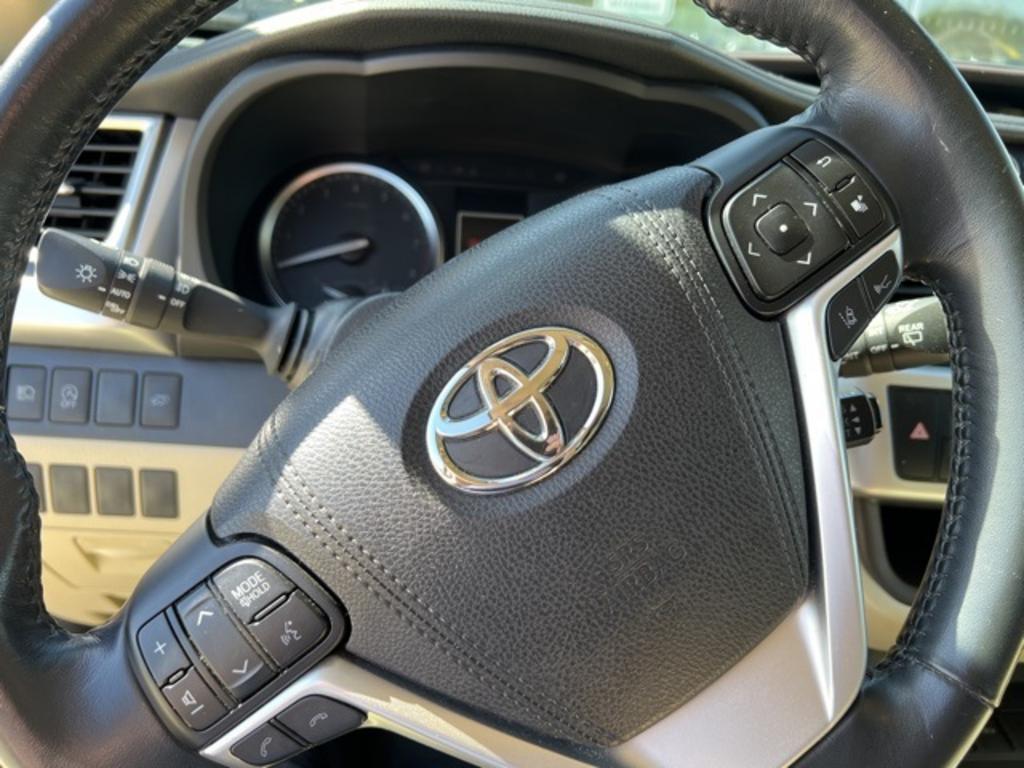 2018 Toyota Highlander - $30,500