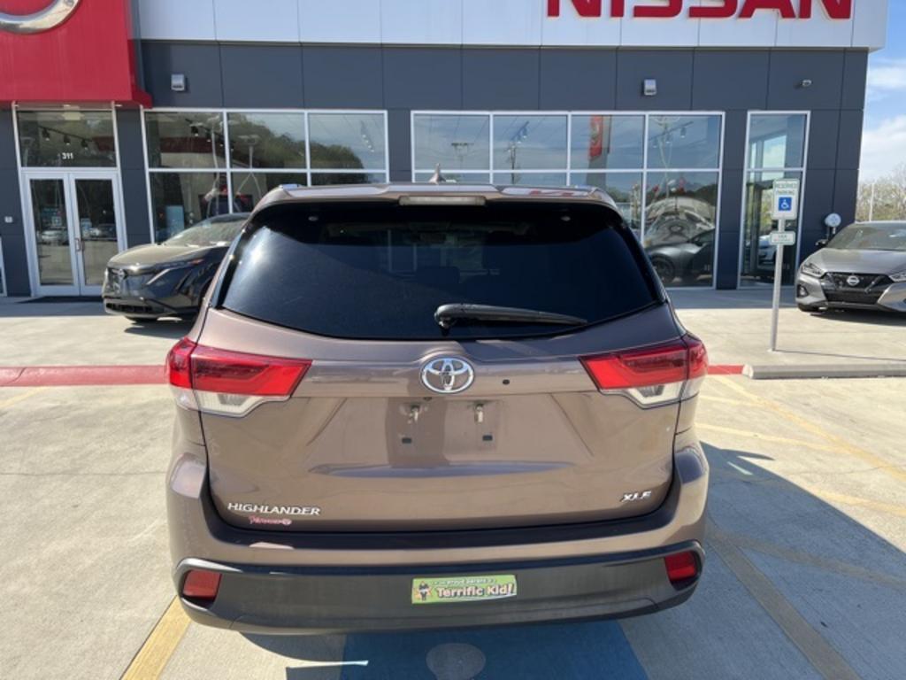 2018 Toyota Highlander - $30,500