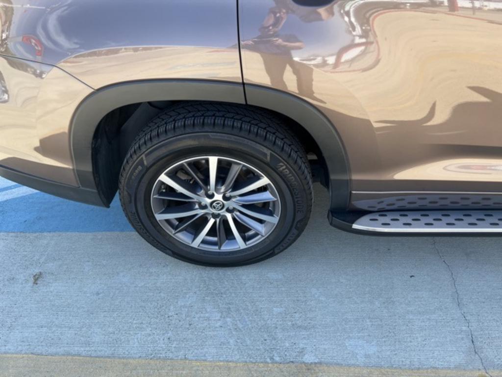 2018 Toyota Highlander - $30,500