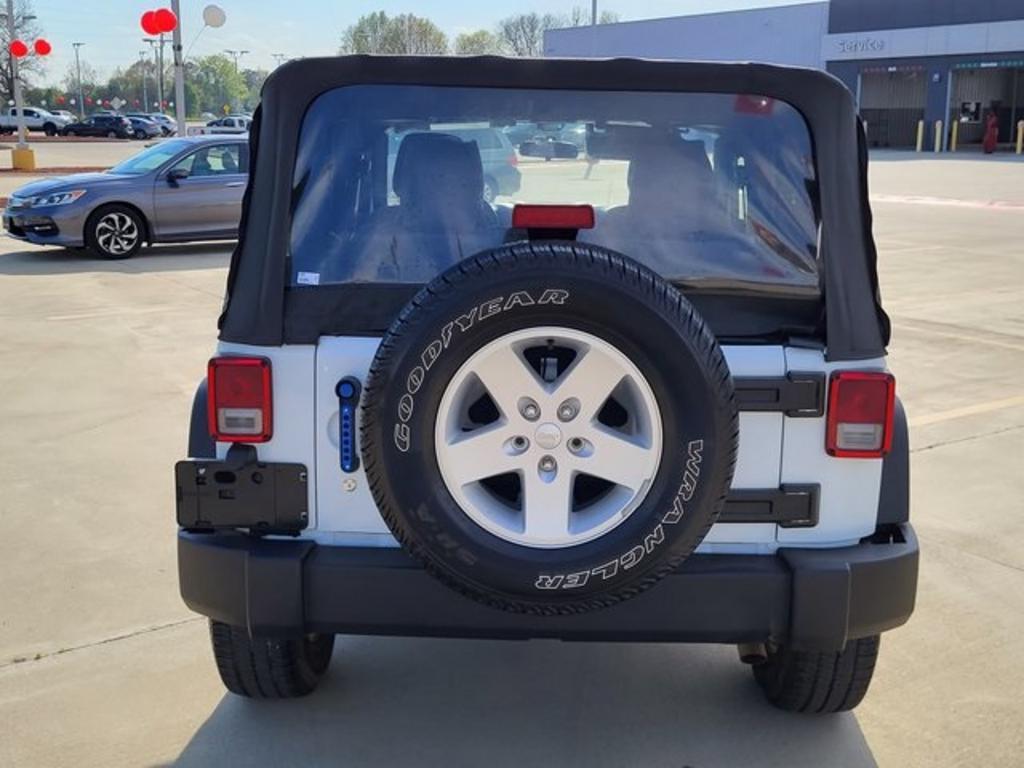 2018 Jeep Wrangler - $28,000