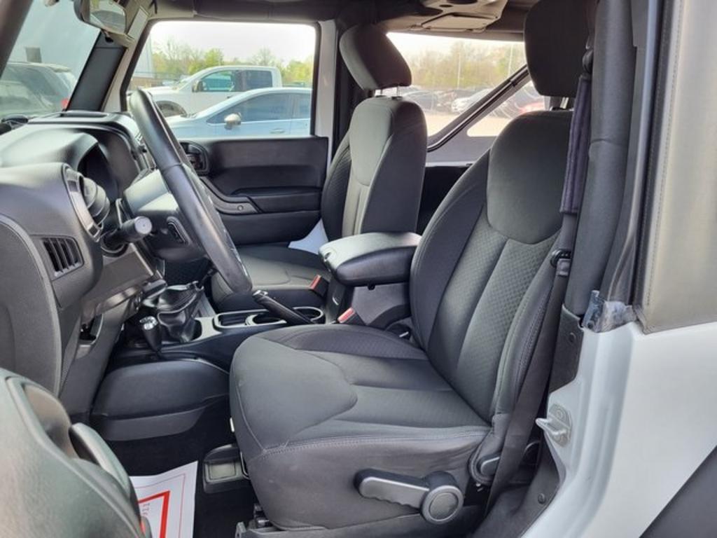 2018 Jeep Wrangler - $28,000